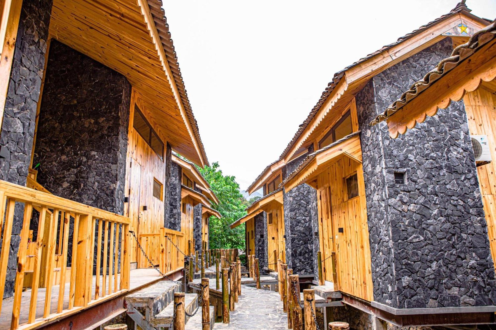 Chien'S Lodge Du Gia Làng Cac Exteriör bild