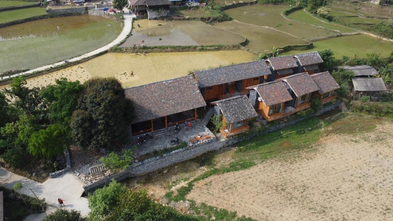 Chien'S Lodge Du Gia Làng Cac Exteriör bild